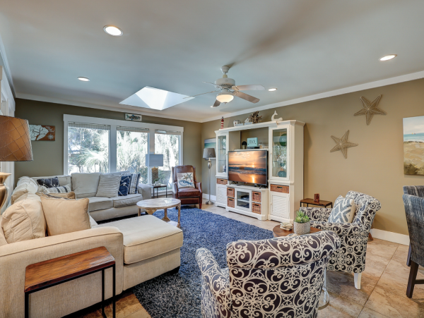 Coastal Retreat: Hilton Head Oasis with Heated Pool